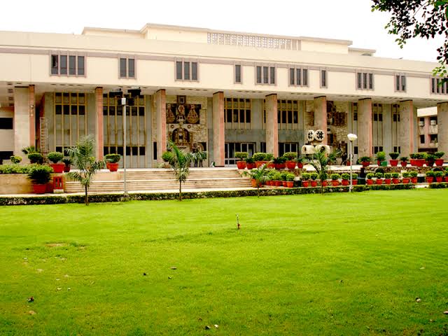Delhi High Court seeks Governments response on plea seeking direction to set up 42 Commercial Courts in Delhi Delhi High Court seeks Governments response on plea seeking direction to set up 42 Commercial Courts in Delhi